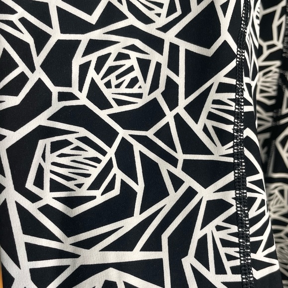 RARE FIND! Lululemon Wunder Under Luxtreme 7/8 - Picture 2 of 6